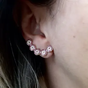 EAR CUFF PIZZA CRAVEJADA EM MICROZIRCÔNIAS CRISTAIS E VERMELHAS