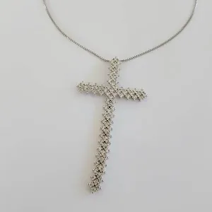 COLAR RÓDIO BRANCO CRUZ MALEÁVEL CRAVEJADO MICROZIRCÔNIAS CRISTAL