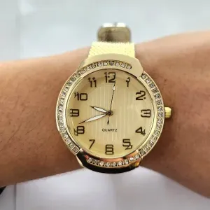 RELÓGIO DOURADO FUNDO DOURADO PULSEIRA ANTIALÉRGICA