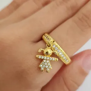 ANEL DOURADO PINGENTE MENINA CRAVEJADO MICROZIRCÔNIAS CRISTAL