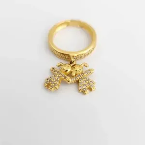 ANEL DOURADO PINGENTE MENINAS CRAVEJADO MICROZIRCÔNIAS CRISTAL