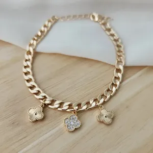 PULSEIRA COM 3 PINGENTES TREVO DE QUATRO FOLHAS CRAVEJADO EM ZIRCÔNIAS INSPIRAÇÃO ALHAMBRA DE VAN CLEEF