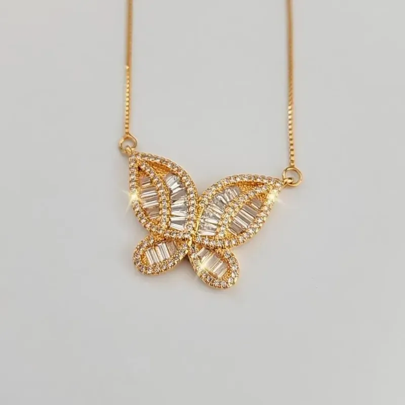 COLAR DOURADO BORBOLETA ZIRCÔNIAS CRISTAL