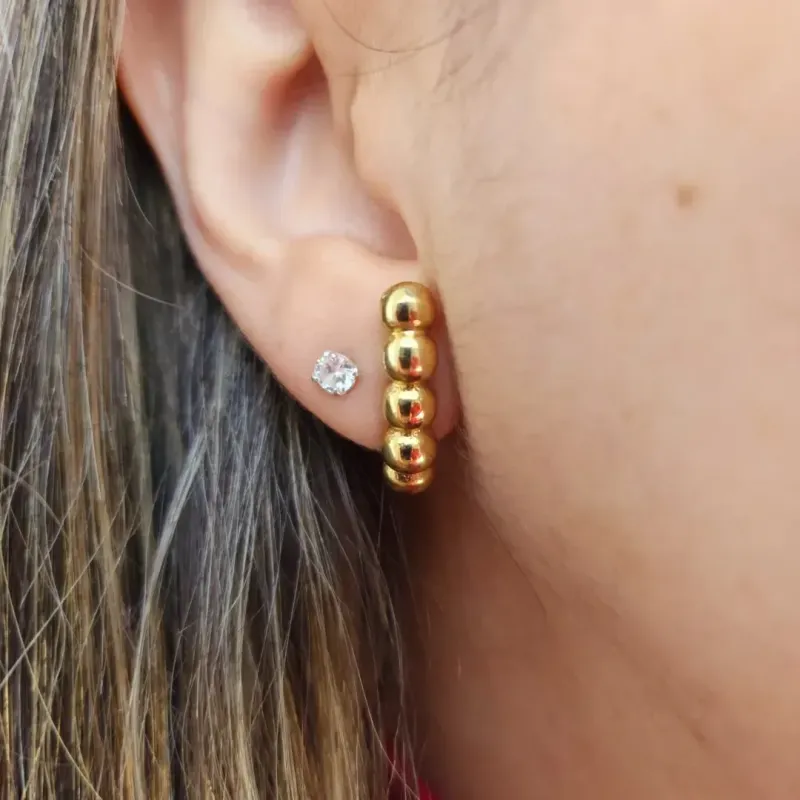 EAR HOOK DOURADO BOLINHAS