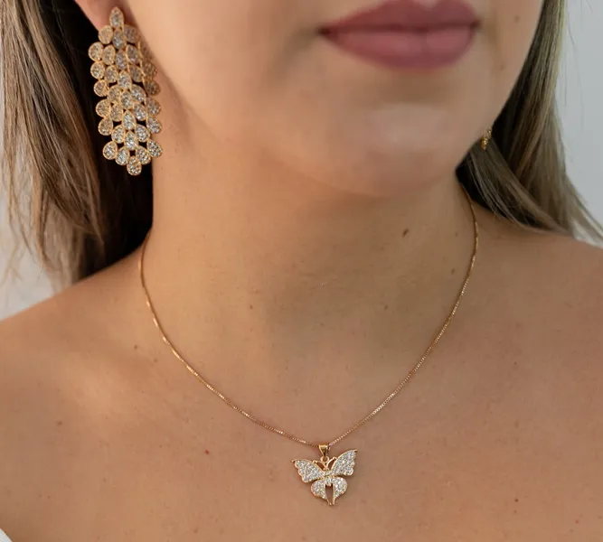 COLAR DOURADO BORBOLETA CRAVEJADA EM MICROZIRCÔNIAS CRISTAL