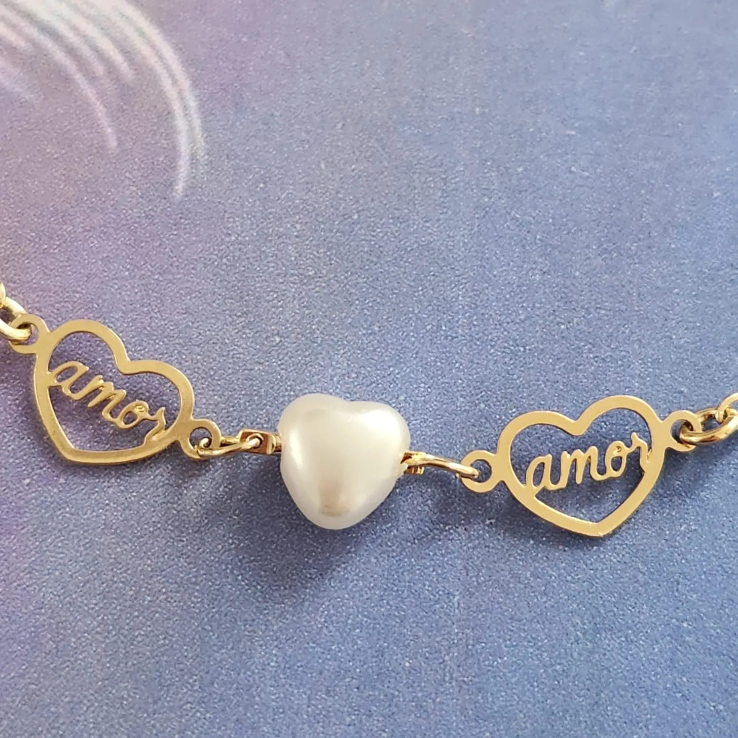 PULSEIRA DOURADA CORAÇÃO PÉROLA E AMOR