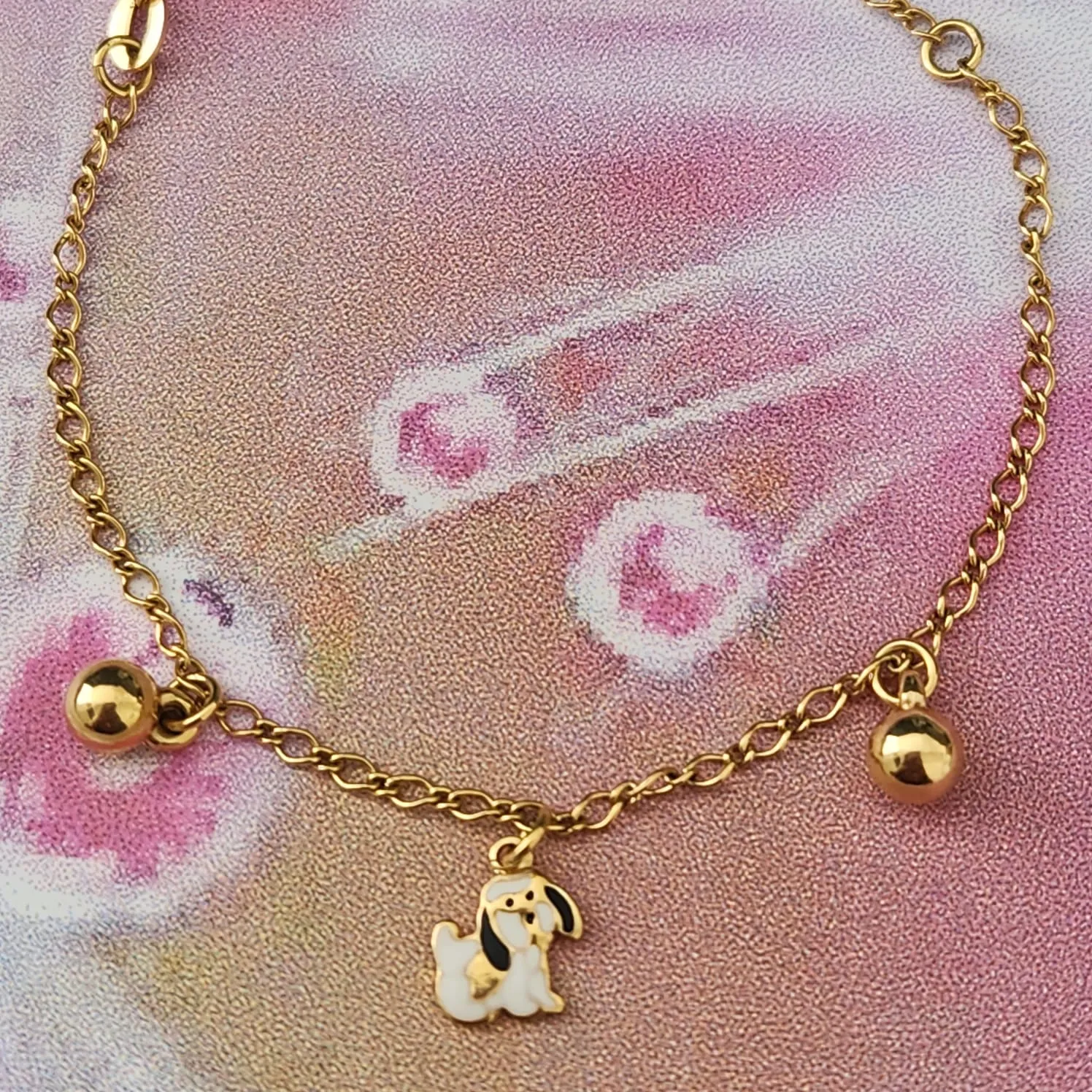 PULSEIRA DOURADA COM BOLINHAS PINGENTE CACHORRO