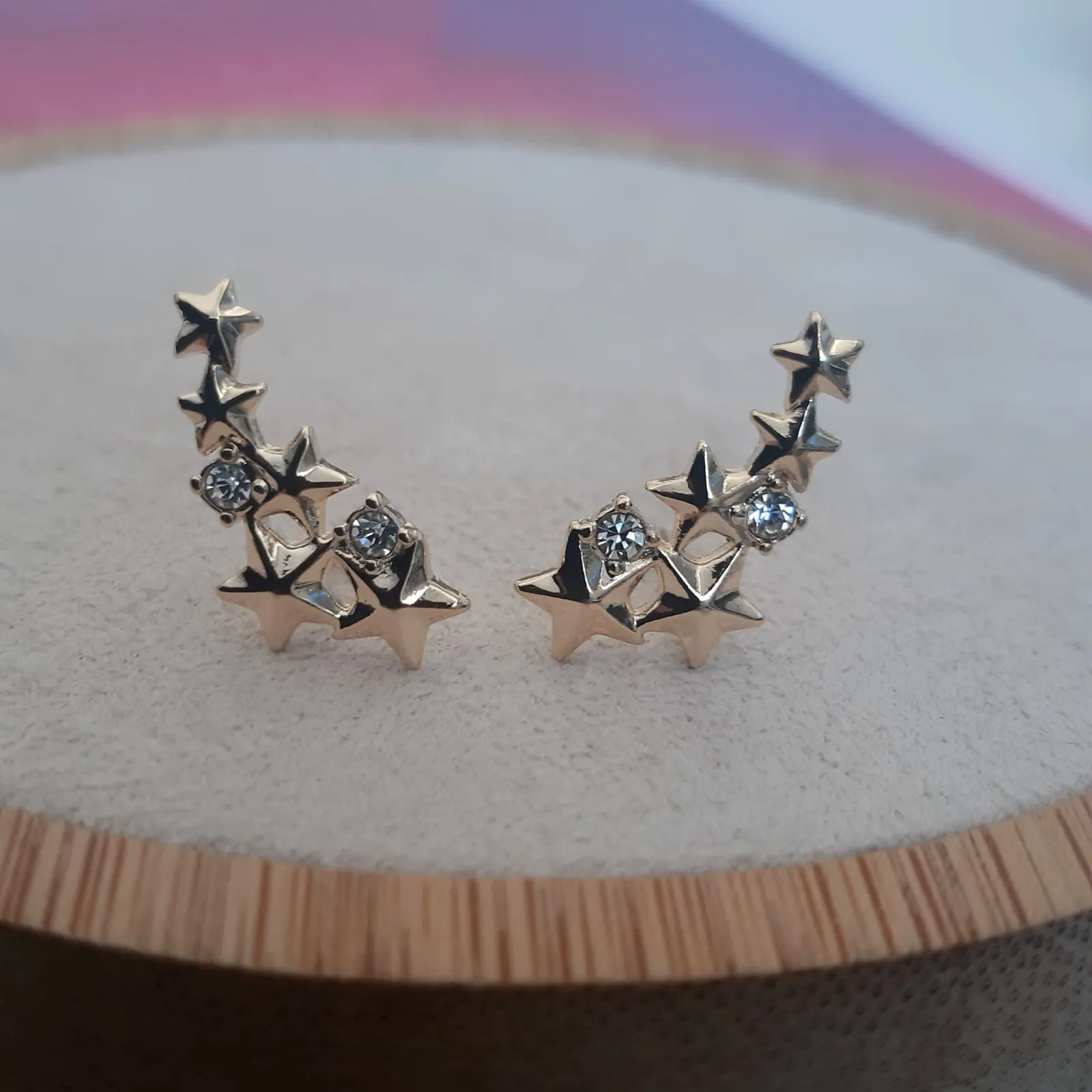 BRINCO DOURADO EAR CUFF ESTRELAS