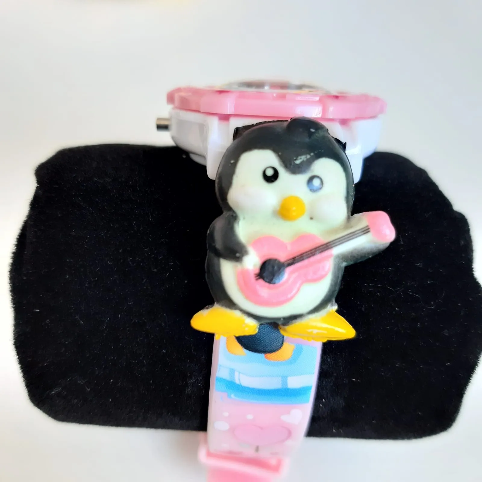 RELÓGIO INFANTIL PINGUIM ROSA