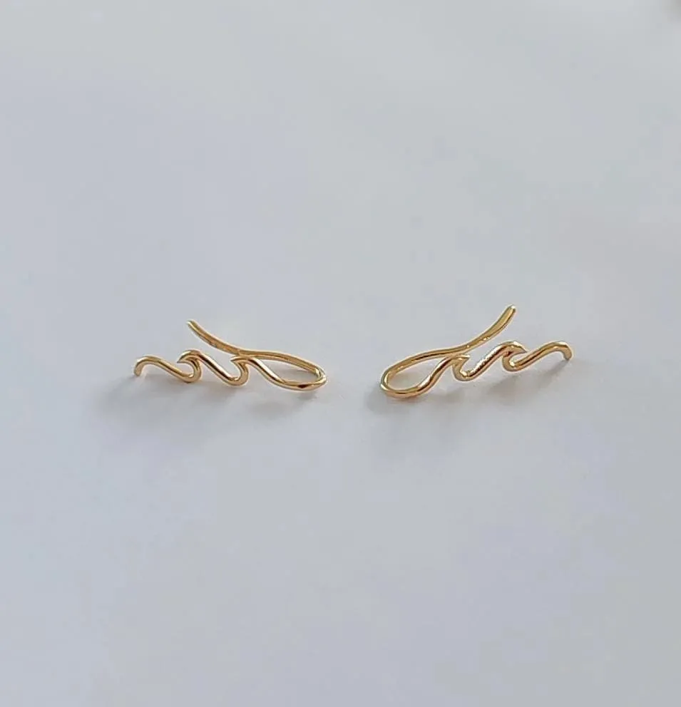 EAR CUFF DOURADO ONDAS