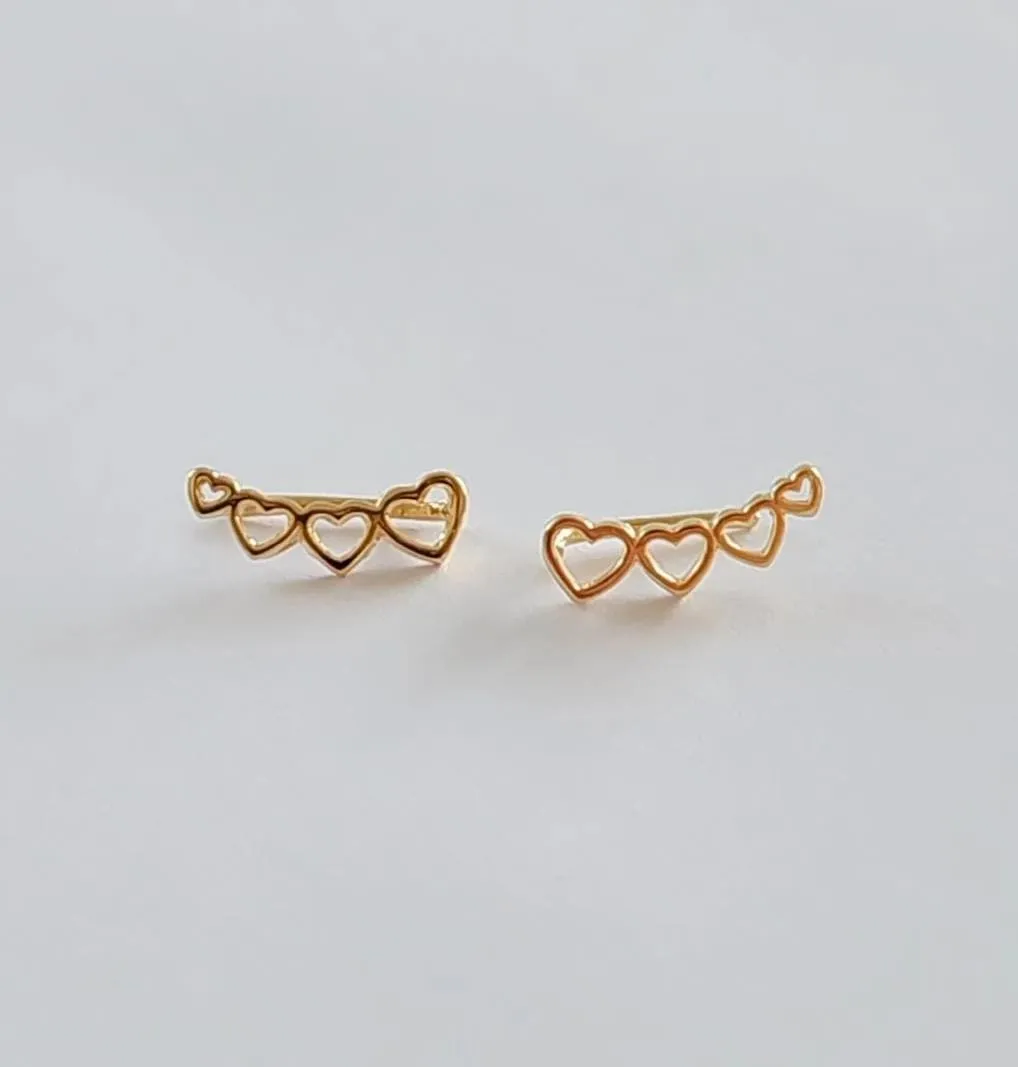 EAR CUFF DOURADO CORAÇÕES ENCAIXE