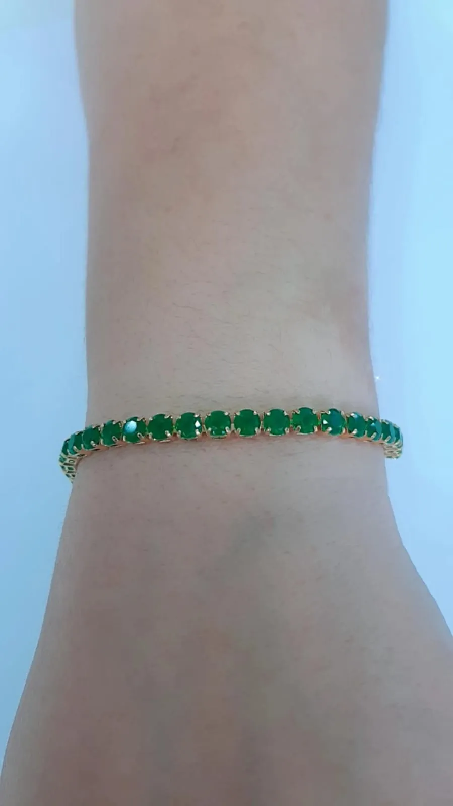 PULSEIRA DOURADA SHAMBALA CRAVEJADA EM PEDRAS VERDE ESMERALDA