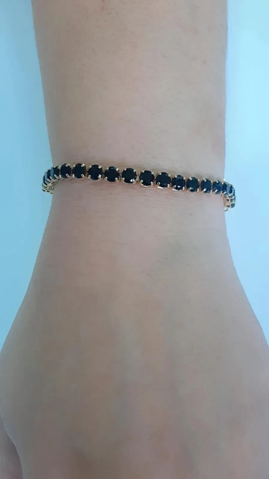 PULSEIRA DOURADA SHAMBALA PEDRAS NEGRAS