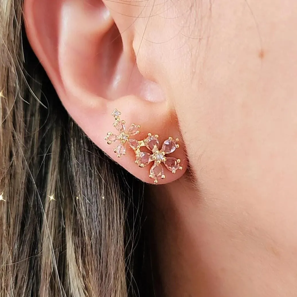 BRINCO EAR CUFF DOURADO FLORES ROSA CLARO