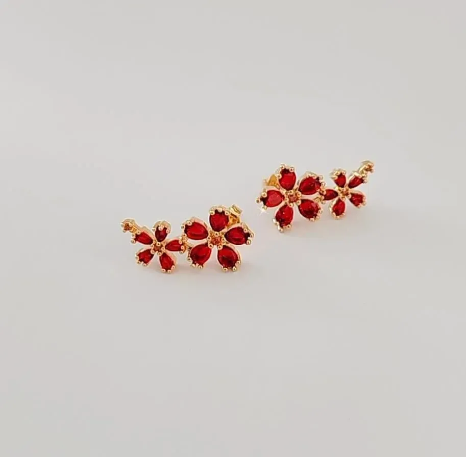 BRINCO EAR CUFF DOURADO FLORES RUBI