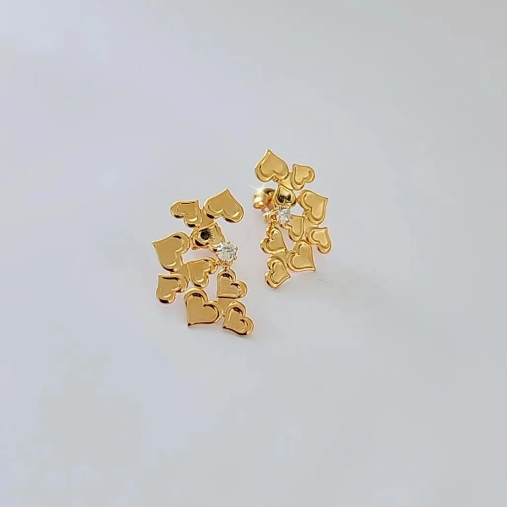 BRINCO DOURADO EAR CUFF CORAÇÕES PEDRA