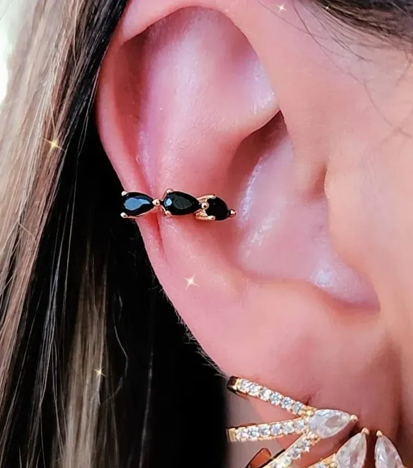 BRINCO PIERCING FAKE DOURADO ZIRCÔNIAS NEGRAS