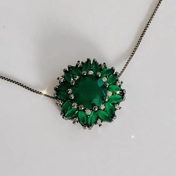 COLAR RÓDIO NEGRO PINGENTE ZIRCÔNIA VERDE ESMERALDA