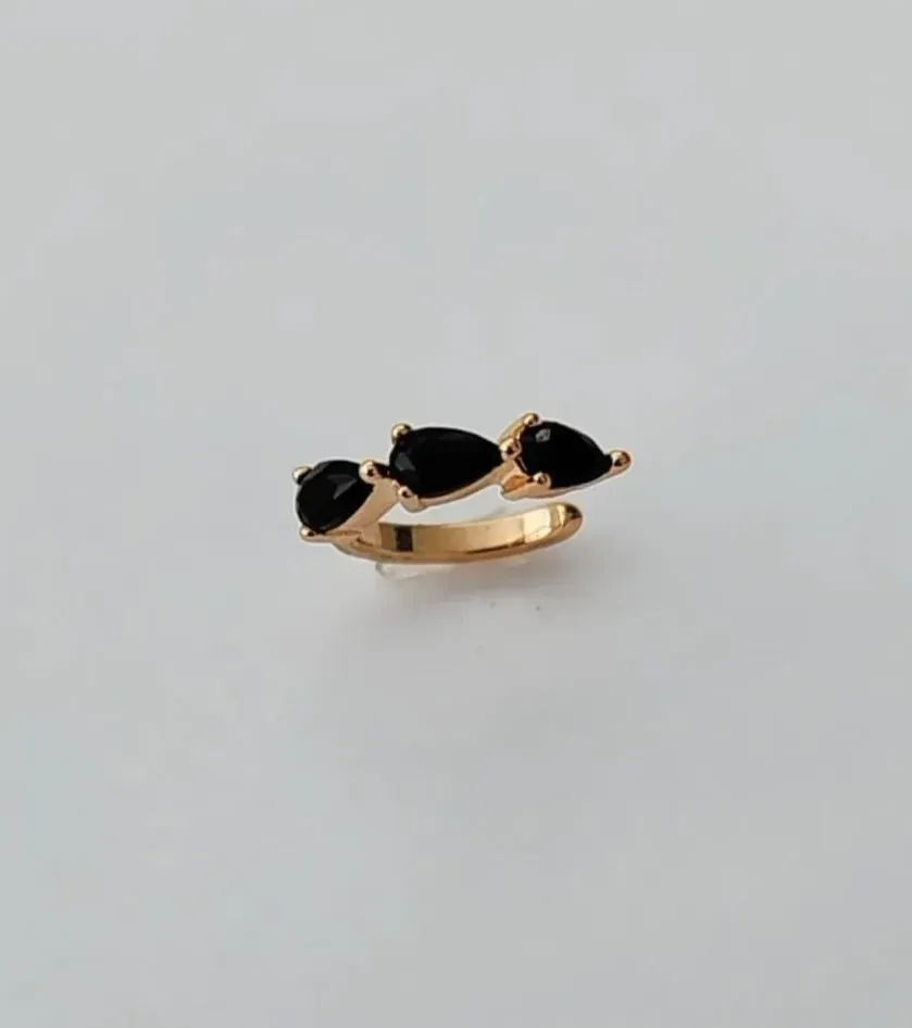 BRINCO PIERCING FAKE DOURADO ZIRCÔNIAS NEGRAS