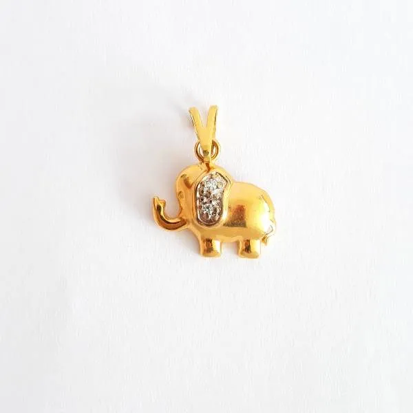 PINGENTE DOURADO ELEFANTE CRAVEJADO ZIRCÔNIAS CRISTAL