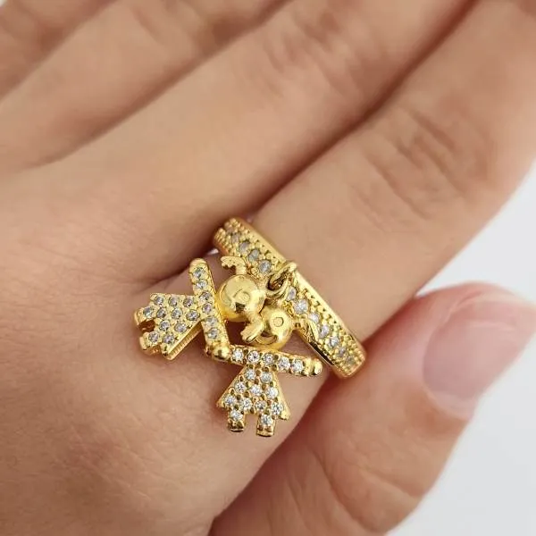 ANEL DOURADO PINGENTE MENINAS CRAVEJADO MICROZIRCÔNIAS CRISTAL