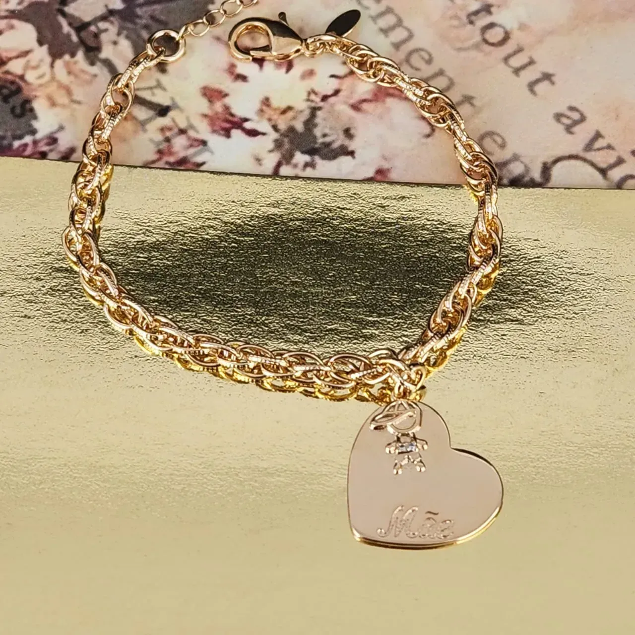 PULSEIRA DOURADA PINGENTE MÃE MENINO