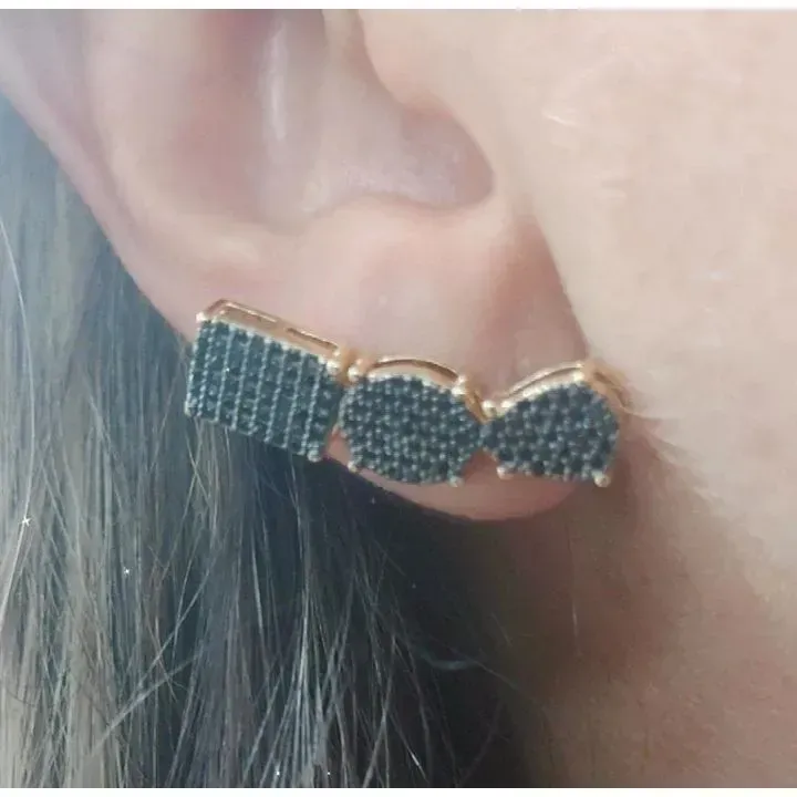 BRINCO EAR CUFF CRAVEJADO MICROZIRCÔNIAS NEGRAS